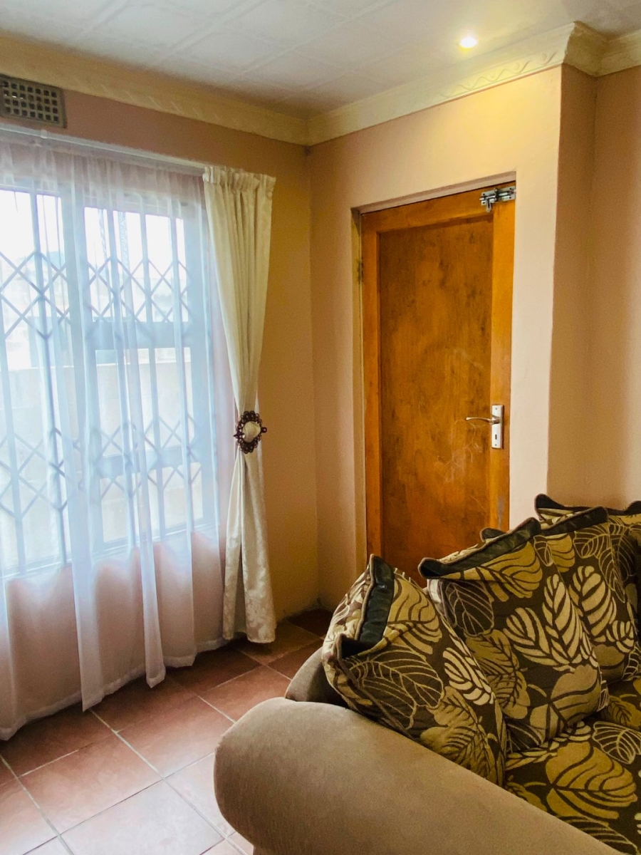 3 Bedroom Property for Sale in Browns Farm Western Cape